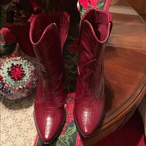 Elegant Red Crocodile-Embossed Women's Boots